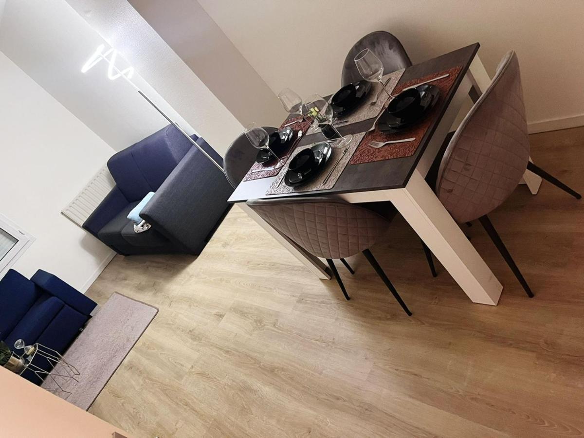 Logement Entier Chambre+Salon + Jardin & Terrasse Лез Улис Екстериор снимка