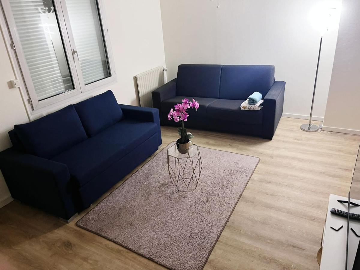 Logement Entier Chambre+Salon + Jardin & Terrasse Лез Улис Екстериор снимка