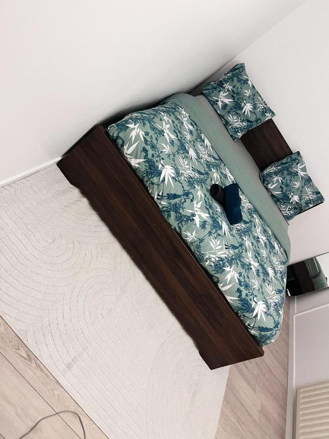 Logement Entier Chambre+Salon + Jardin & Terrasse Лез Улис Екстериор снимка